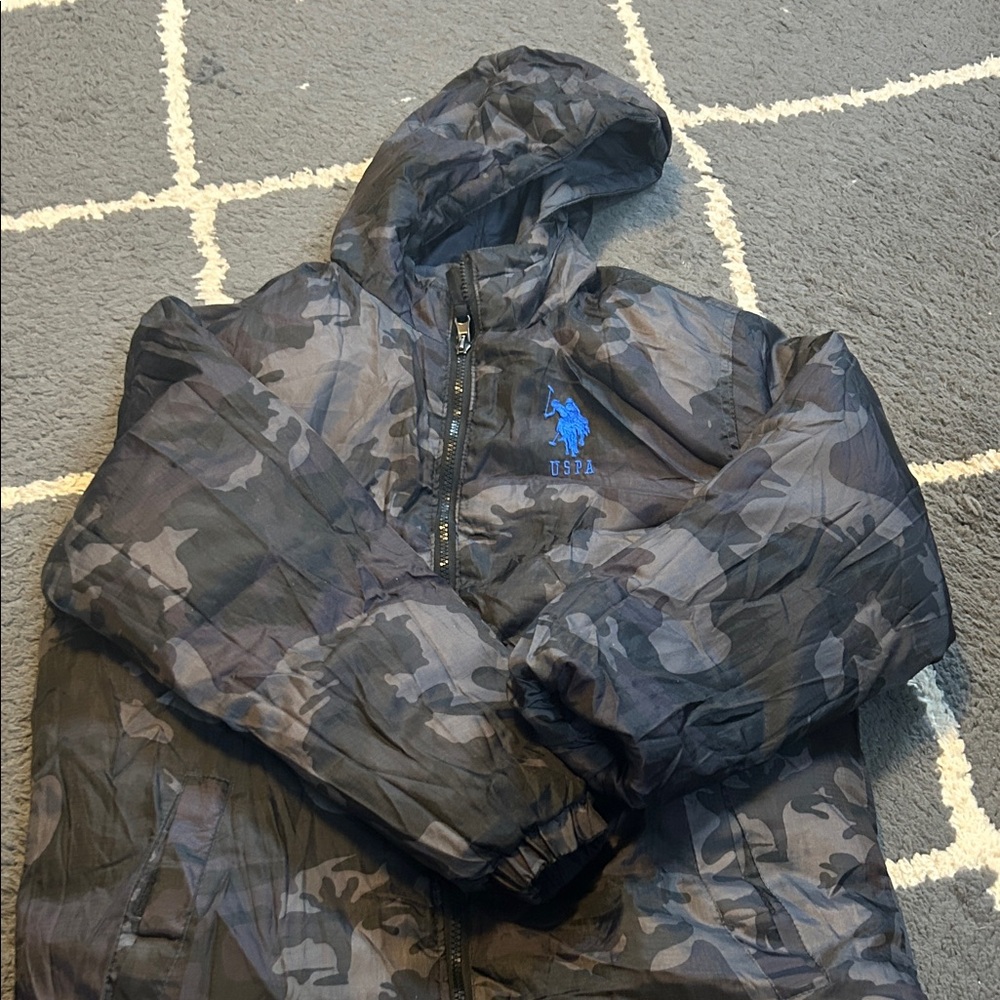 U.S. Polo Assn. Reversible Boys 14/16 Camo Puffer Jacket - Black and Gray